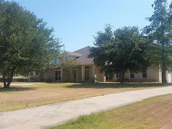 2nd image of 3972 Lake Oaks Cir
