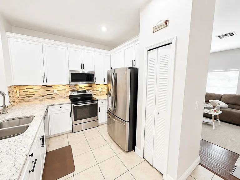 7605 N Dixon Ave — Photo 9