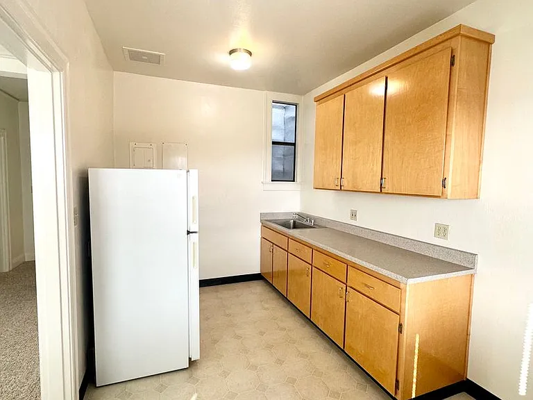 Lantz Building 12 - 5339 Broadway — Photo 11