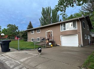 216 Lyndale Ave, Glendive, MT 59330