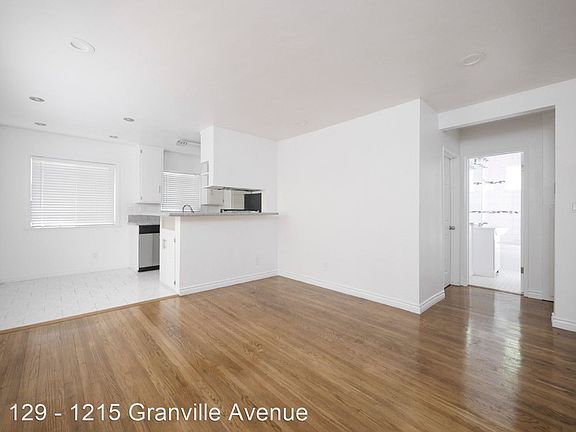 3rd image of 1215 Granville Ave #7
