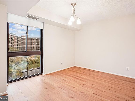 2nd image of 2300 Pimmit Dr #0
