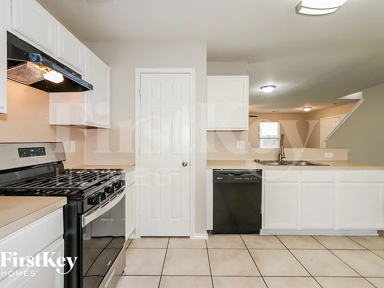 7311 Rising Brook Dr — Photo 6