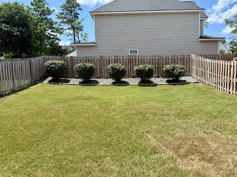 633 Dunrobin Ln — Photo 19
