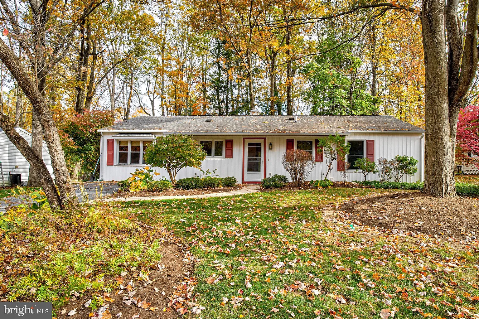 479 Westgate Dr photo 1