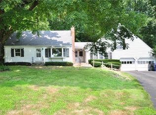 8 Orchard Hill Dr, Granby, CT 06035