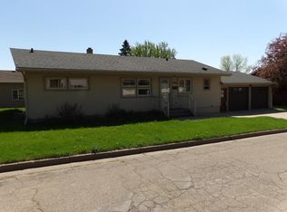 958 4th Ave NW, Valley City, ND 58072