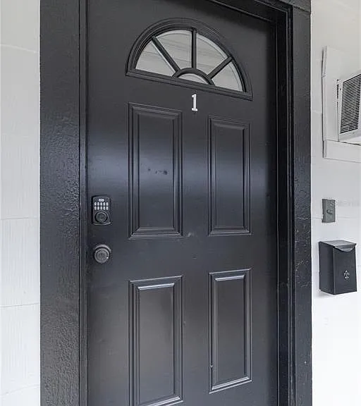 917 30th Ave N #1 — Photo 3