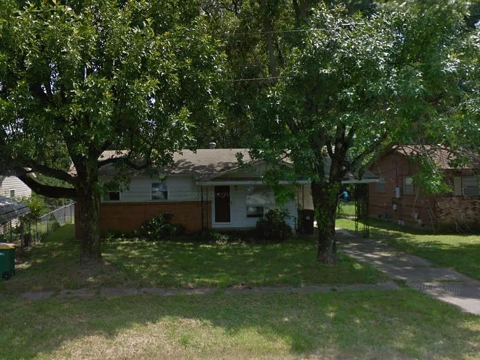 2 bed, 884 sqft, $995 — Photo 2