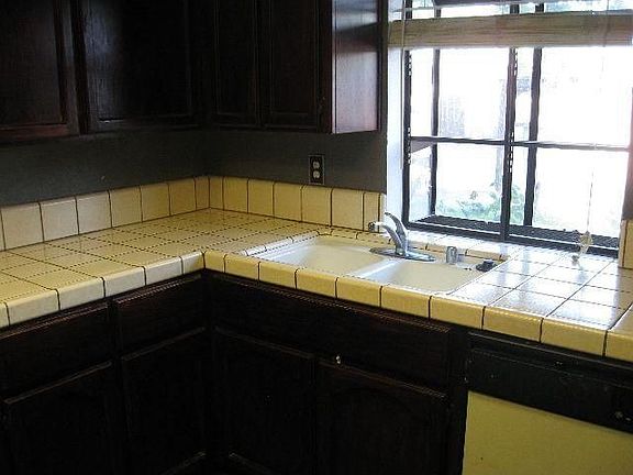 3rd image of 252 Wales Dr