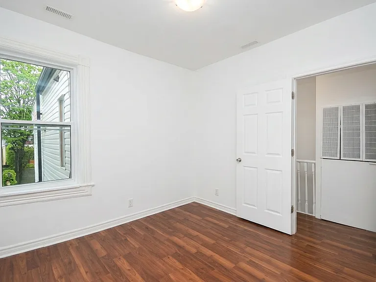 25 Miller St #2 — Photo 5