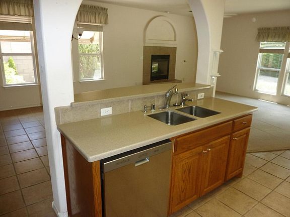 2nd image of 10016 Coronado Ave NE