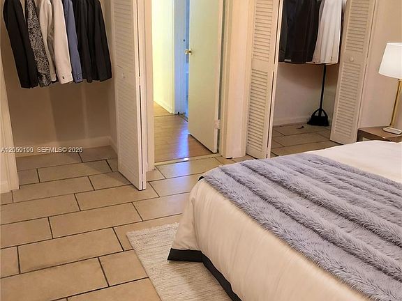 5th image of 2236 Jackson St APT 8