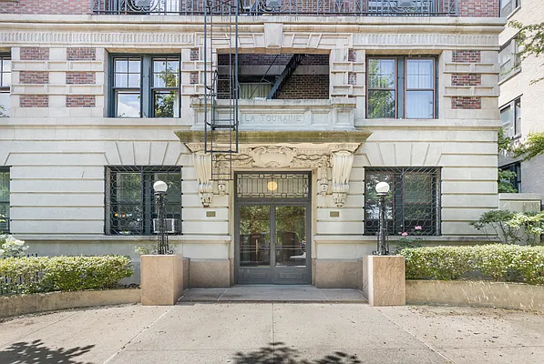 Sold by Compass | media 11