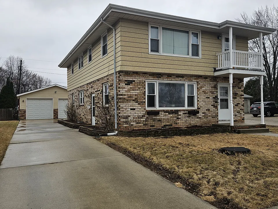 560 Lee Ct
