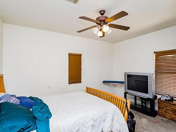 5th image of 1351 E Alta Vista Rd