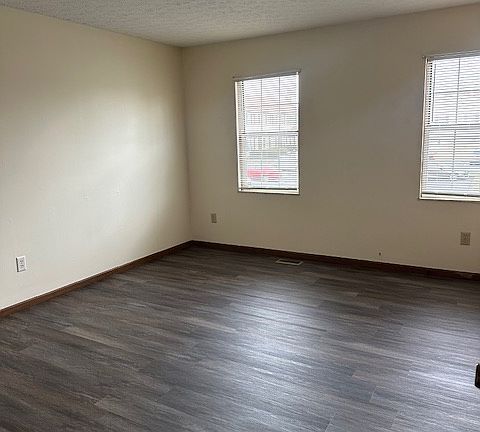 5th image of 5091 Dalmeny Ct