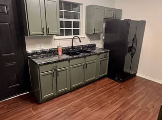 810 Wright St, El Campo, TX 77437