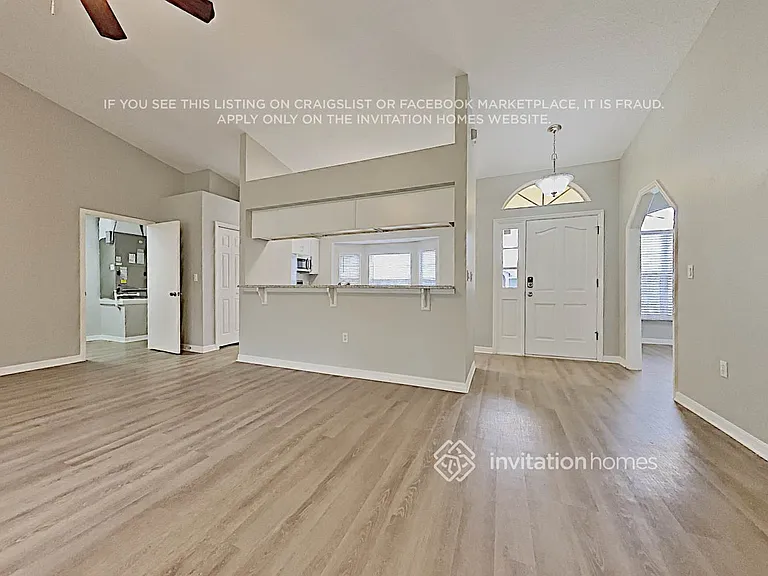 2451 Sweetwater Blvd — Photo 3