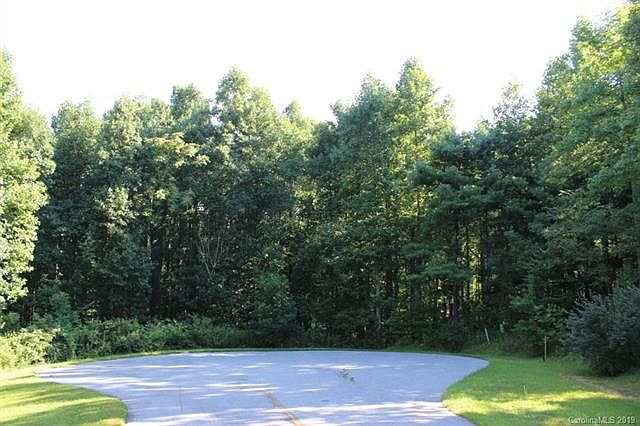 1st image of 40 Brook Haven Ct