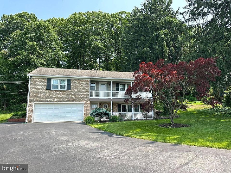 1st image of 415 Folkstone Ct