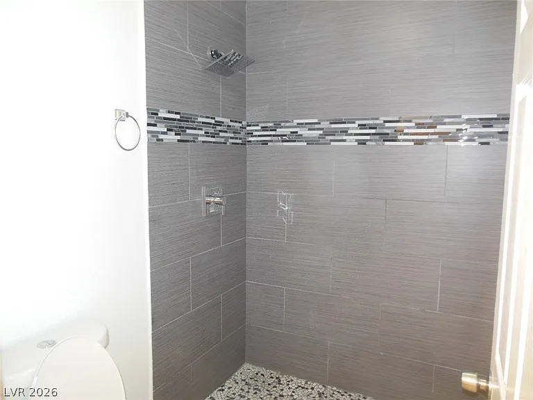 3305 Surfline Dr — Photo 8