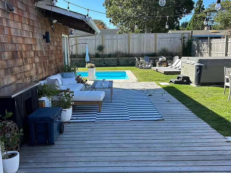 143 Soundview Dr — Photo 14