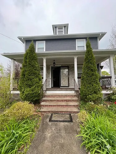 49 Walnut Ave Photo 1