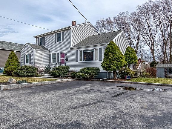 4th image of 18 Howie Rd