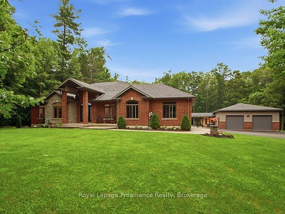 2nd image of 52 Oak Ridge Dr