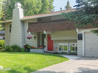 7211 Foothill Dr, Anchorage, AK 99504