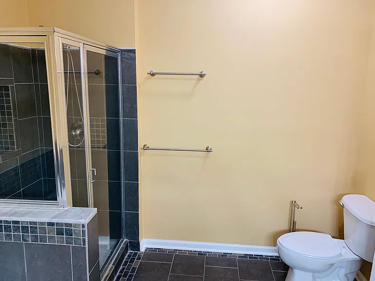 566 Saint Andrews Pl #1 — Photo 16