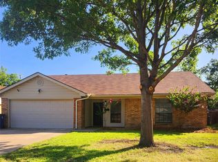 344 NW Summercrest Blvd, Burleson, TX 76028