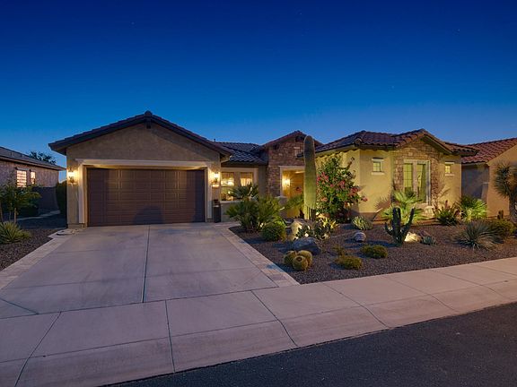 1-Twilight Front of Home