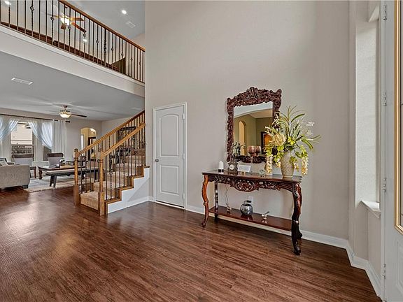 3rd image of 3212 Gilchrist Dr