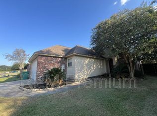 2568 Middle Towne Rd, Zachary, LA 70791