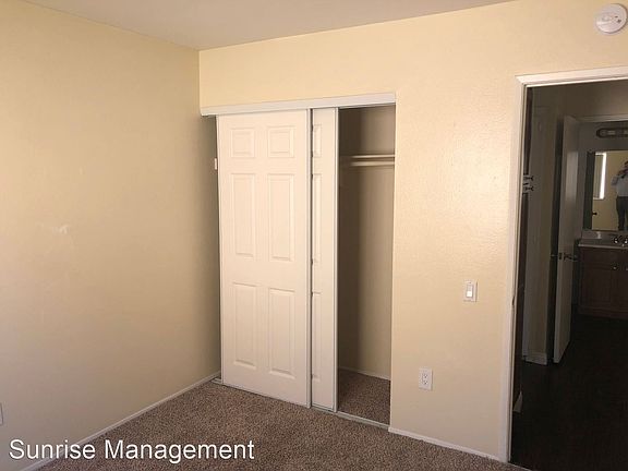 4th image of 1113 Greenfield Dr APT 9