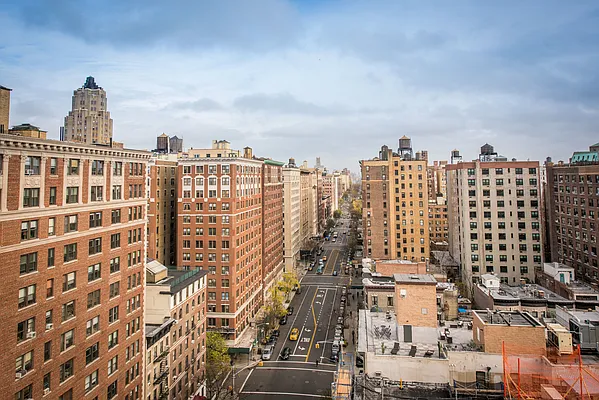 Rented by Thor Equities | media 23