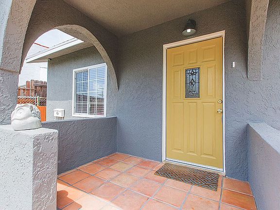 3rd image of 5217 Irvington Pl
