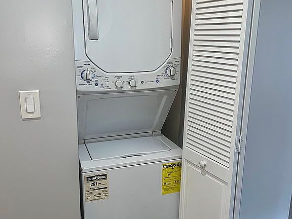 5th image of 1635 W Farwell Ave N #1