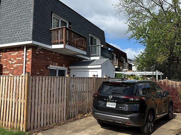 3rd image of 1 W Caton Ave