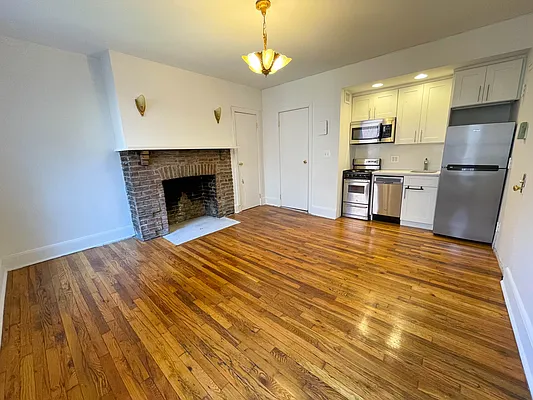 Rented by City Connections Realty | media 11