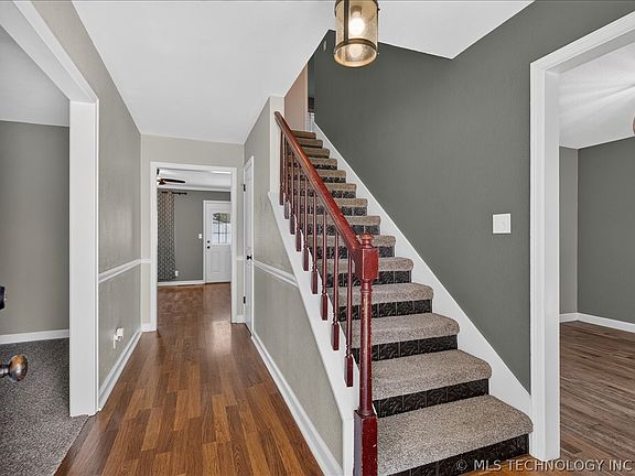 5th image of 5821 Harvard Dr