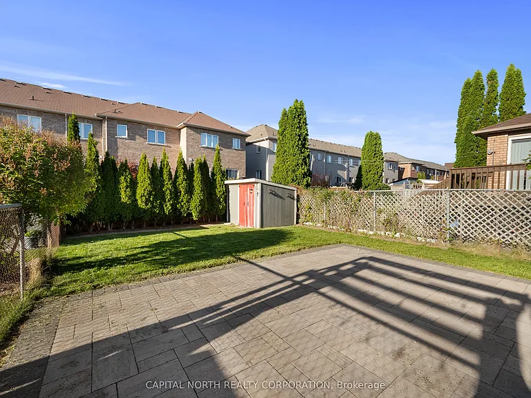 86 Breeze Dr — Photo 37