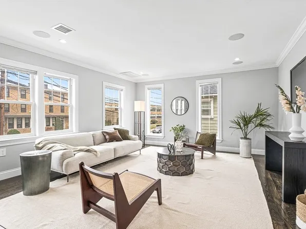 1084-1086 Canterbury St #2, Roslindale, MA 02131