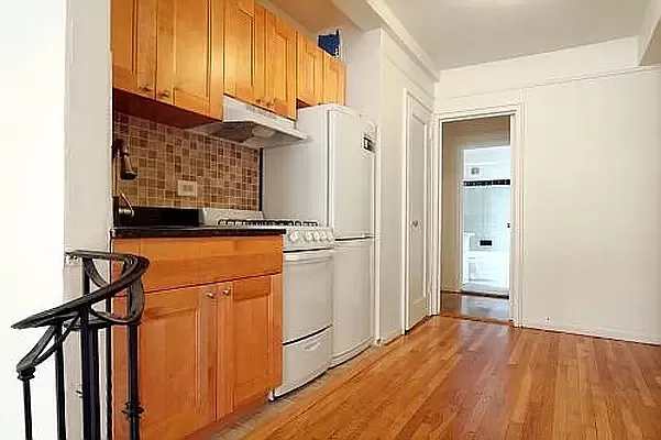 Rented by Bank Neary | media 8