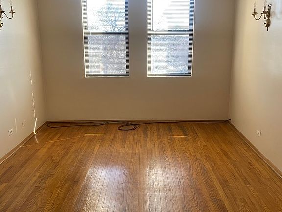 4th image of 1934 E 74th St APT 302