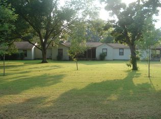 517 Glass Rd, Vicksburg, MS 39180