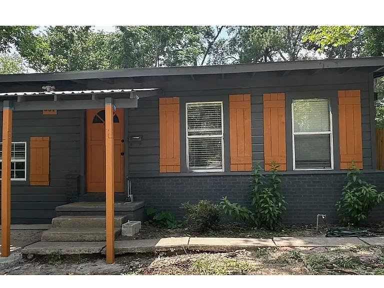 607 W Dallas St — Photo 6