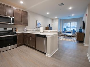 264 Passaic Ave APT 304, Fairfield, NJ 07004